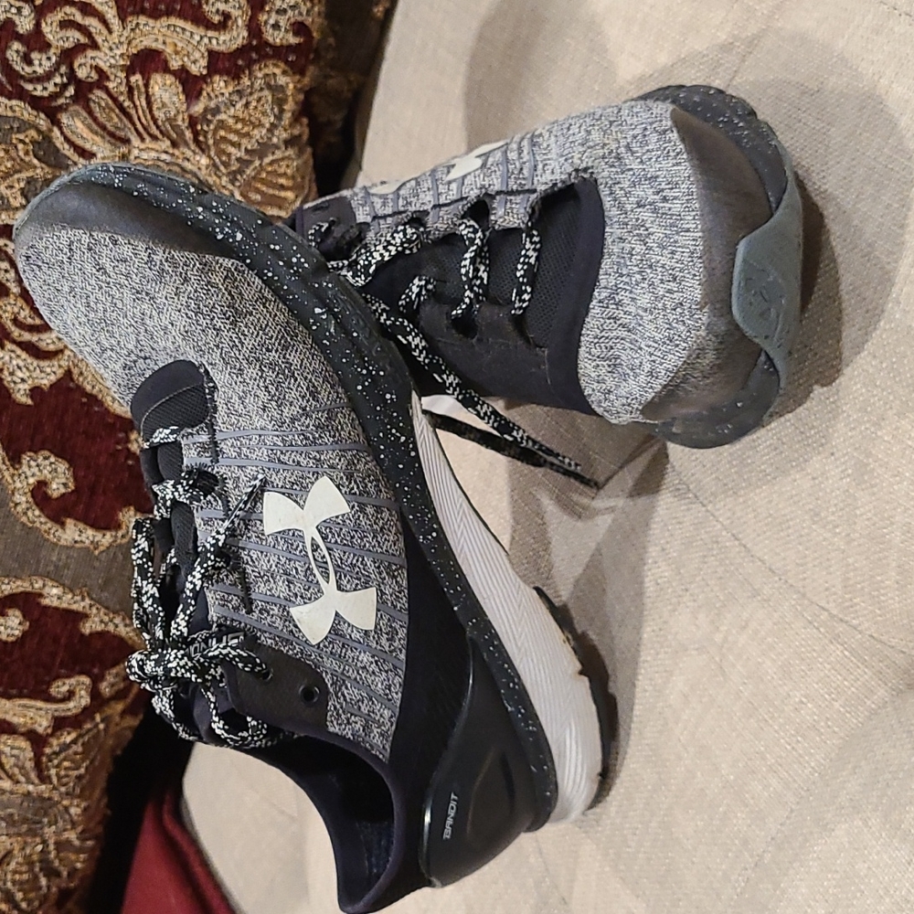 Under Armour Womens Sneakers